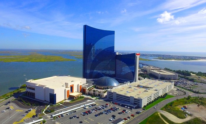 Upplifðu ósamþykkt lúxus og spennu á Harrahs Resort Atlantic City Casino